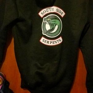 Med Riverdale hoodie